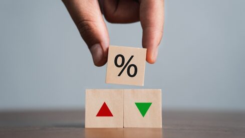 Macroeconomic pulse (II): interest rates on hold as inflation risks rise